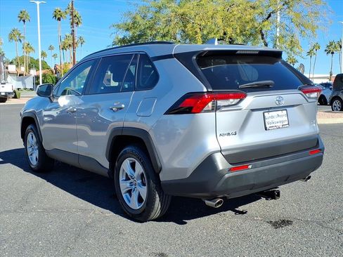 Used 2019 Toyota RAV4 XLE image 5