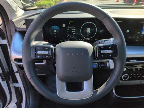 Used 2026 Hyundai Ioniq 9 Limited image 17