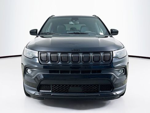 Used 2022 Jeep Compass Latitude FWD image 2