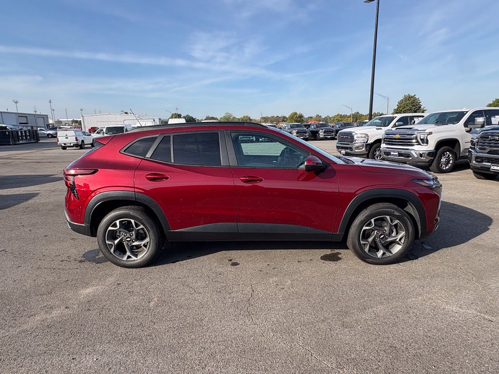 Used 2024 Chevrolet Trax LT w/ Driver Confidence Package FWD image 9