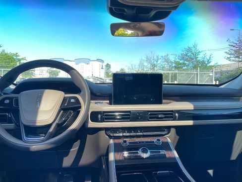 Used 2021 Lincoln Aviator Reserve w/ Elements Package Plus AWD/4WD image 19