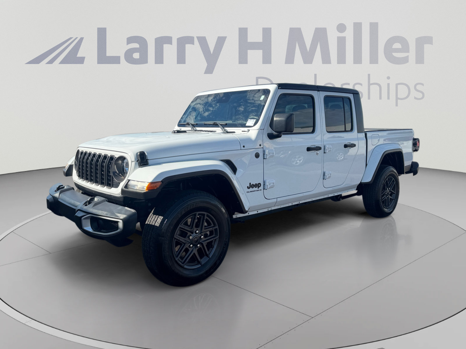 Used 2024 Jeep Gladiator Sport AWD/4WD image 1
