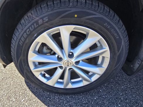 Used 2017 Nissan Rogue Sport S w/ S Appearance Package image 9