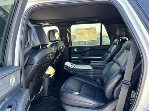 New 2025 Lincoln Navigator Reserve w/ Jet Appearance Package image 11