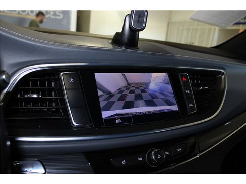 Used 2023 Buick Enclave Essence image 34