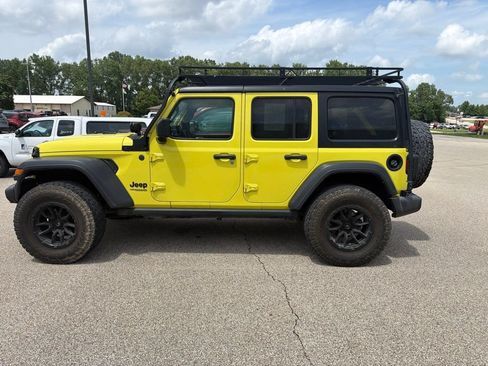 Used 2022 Jeep Wrangler Unlimited Sport AWD/4WD image 2