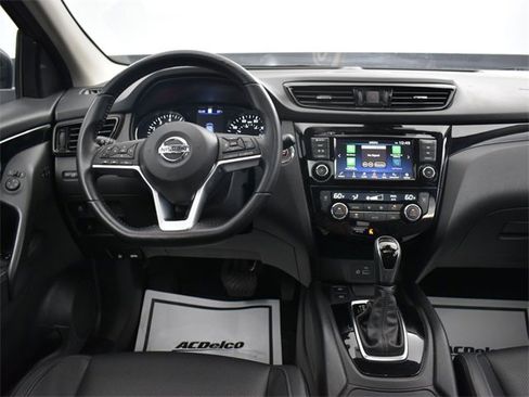 Used 2022 Nissan Rogue Sport SL w/ Premium Package image 20