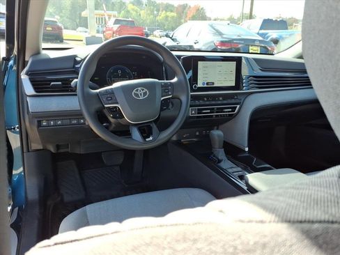 Used 2025 Toyota Camry LE image 16