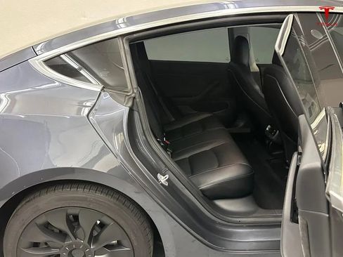 Used 2018 Tesla Model 3 Long Range image 19