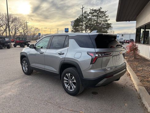 Used 2025 Chevrolet Equinox LT image 6