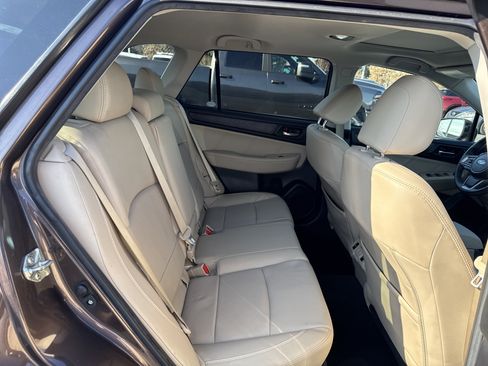 Used 2019 Subaru Outback 2.5i Limited w/ Popular Package #2 image 13