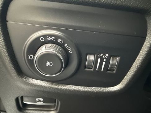 Used 2022 Jeep Grand Cherokee L Limited image 25