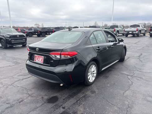 Used 2023 Toyota Corolla LE w/ LE Convenience Package image 8