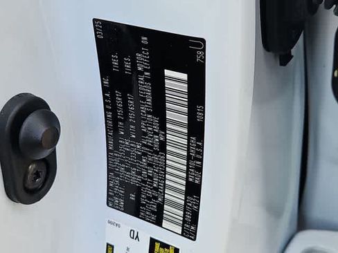 Certified 2025 Toyota Corolla Cross LE FWD image 29