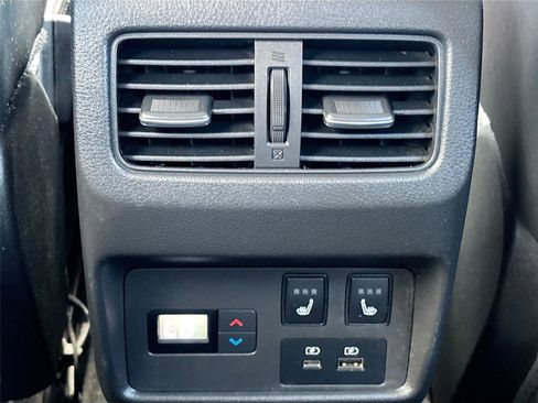 Used 2021 Nissan Rogue Platinum image 29