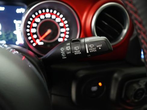 Used 2018 Jeep Wrangler Unlimited Rubicon w/ Dual Top Group image 20