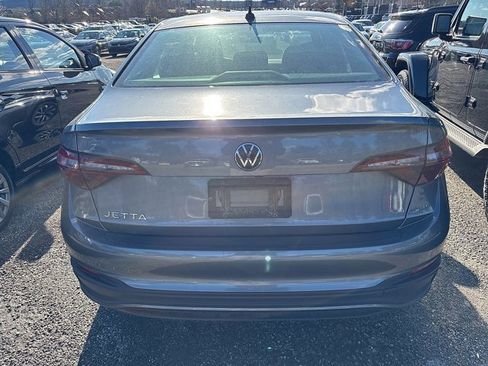 Certified 2022 Volkswagen Jetta S image 6