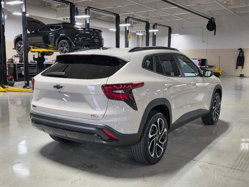 New 2026 Chevrolet Trax RS w/ Sunroof Package image 7