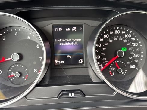 Used 2021 Volkswagen Tiguan SE w/ Panoramic Sunroof Package FWD image 12