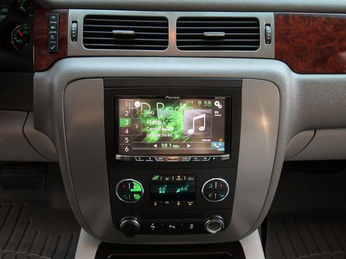 Used 2014 GMC Sierra 2500 SLT w/ SLT Convenience Package AWD/4WD image 29