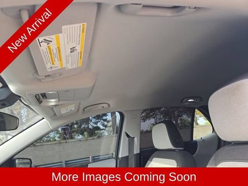 Used 2023 Chevrolet Equinox LS w/ LS Convenience Package FWD image 9