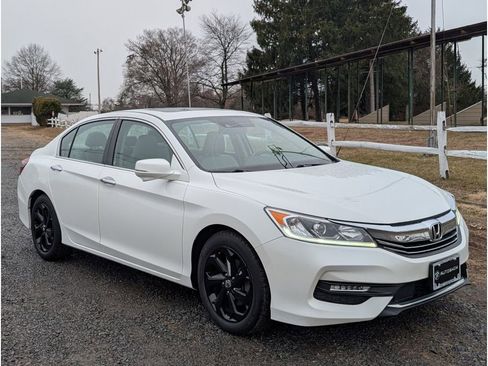 Used 2017 Honda Accord EX-L image 3