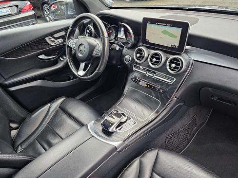Used 2018 Mercedes-Benz GLC 300 4MATIC image 30