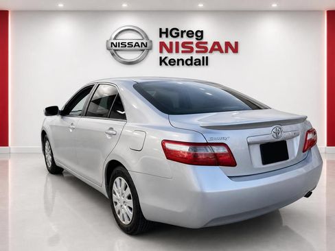 Used 2007 Toyota Camry LE FWD image 2