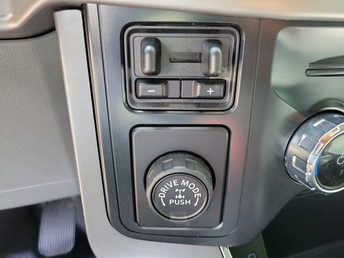 Used 2022 Ford F150 XLT w/ Equipment Group 302A High RWD image 26