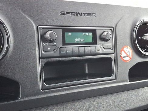 Used 2025 Mercedes-Benz Sprinter 2500 image 18