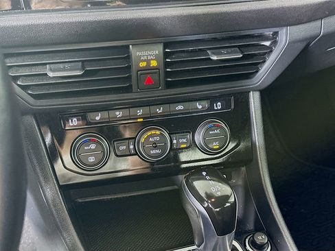 Used 2023 Volkswagen Jetta SE image 15