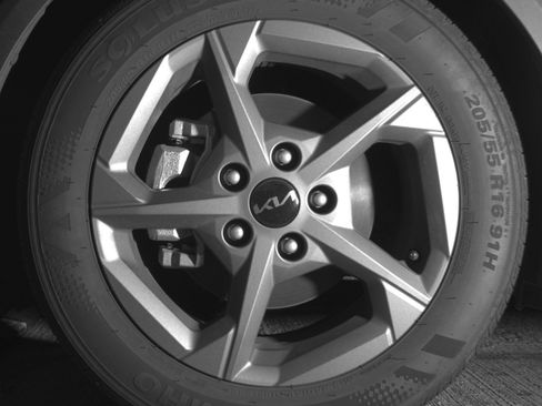 Used 2025 Kia K4 FWD image 12