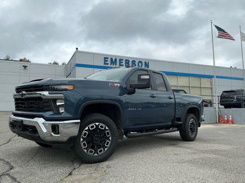 Used 2025 Chevrolet Silverado 2500 LT w/ Safety Package AWD/4WD image 1