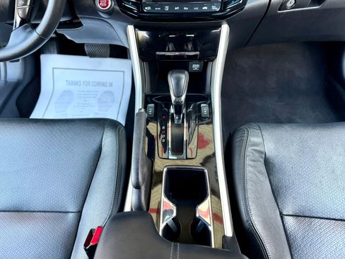 Used 2017 Honda Accord EX-L image 17