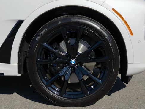 New 2026 BMW X7 xDrive40i w/ M Sport Package image 9