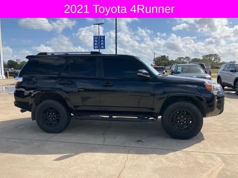 Used 2021 Toyota 4Runner SR5 Premium image 8