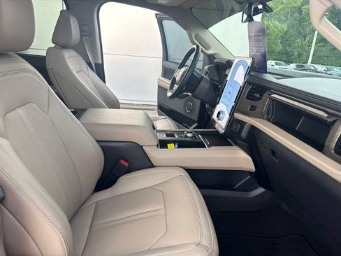 Certified 2024 Ford Expedition Limited RWD image 34