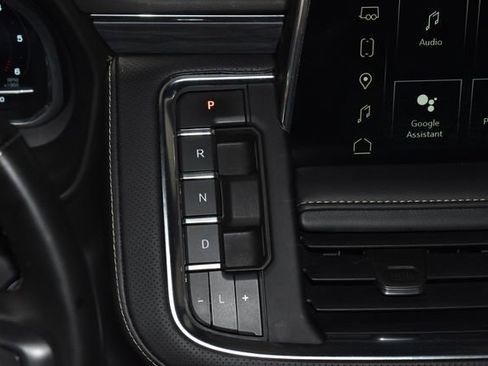 Used 2023 GMC Yukon XL SLT image 24