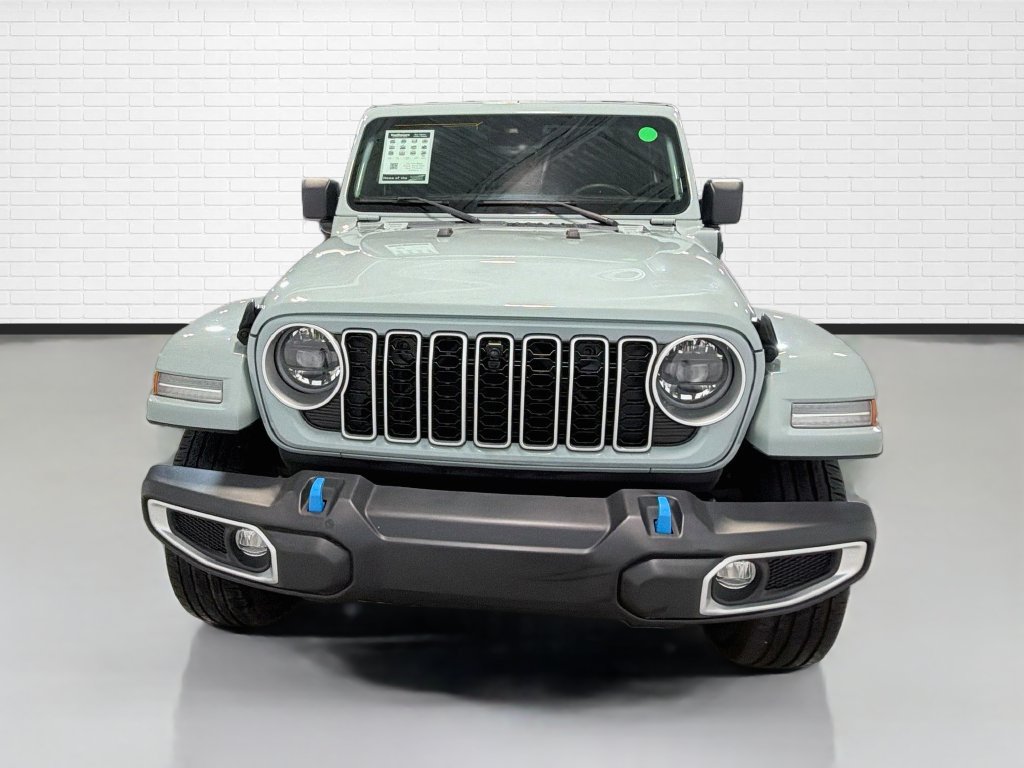 Used 2024 Jeep Wrangler Unlimited Sahara w/ Technology Group AWD/4WD image 2