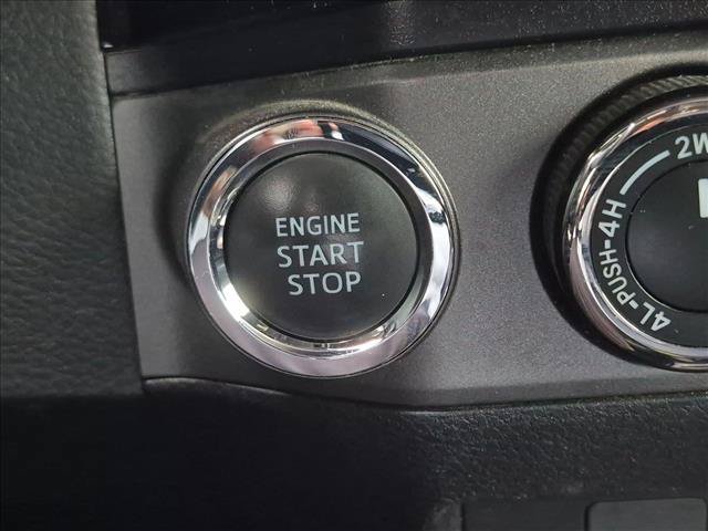 Used 2018 Toyota Tacoma TRD Off-Road AWD/4WD image 14