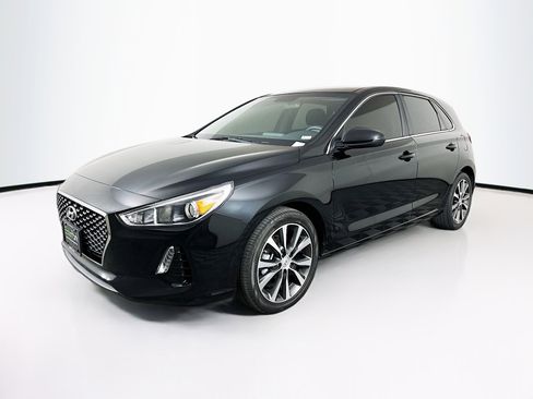Used 2019 Hyundai Elantra GT image 3