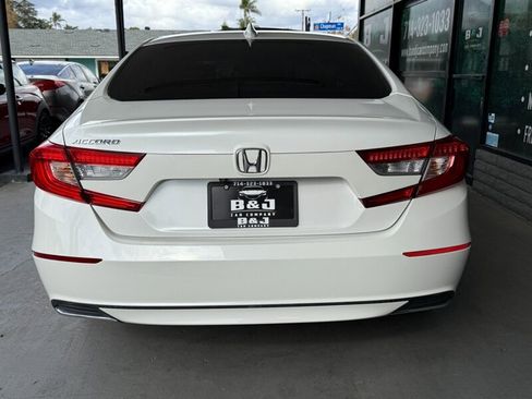 Used 2018 Honda Accord EX image 14