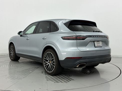 Used 2022 Porsche Cayenne AWD/4WD image 3