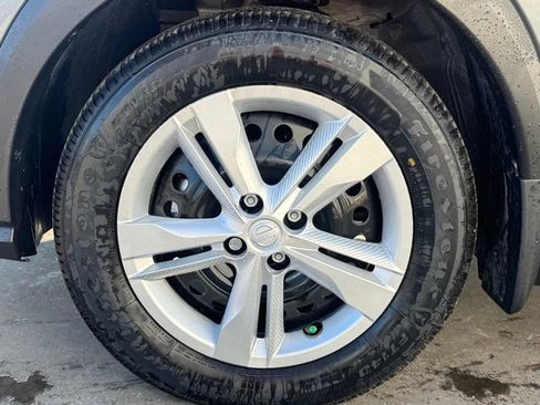 Certified 2025 Nissan Kicks Play S image 10