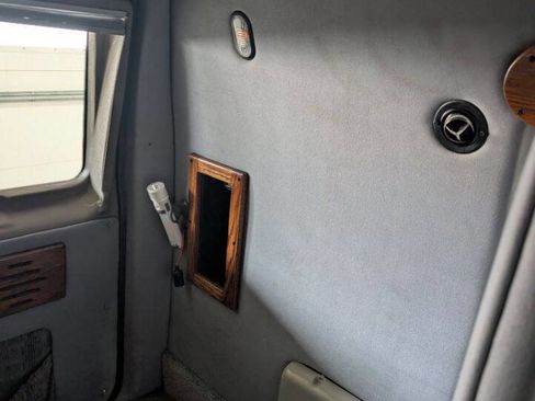 Used 1997 Ford E-250 and Econoline 250 Heavy-Duty Extended image 15