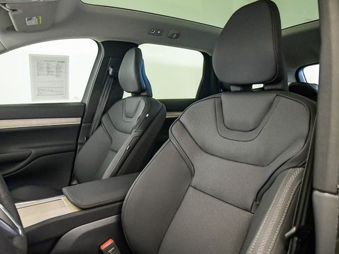 Certified 2026 Volvo EX90 Plus AWD/4WD image 17