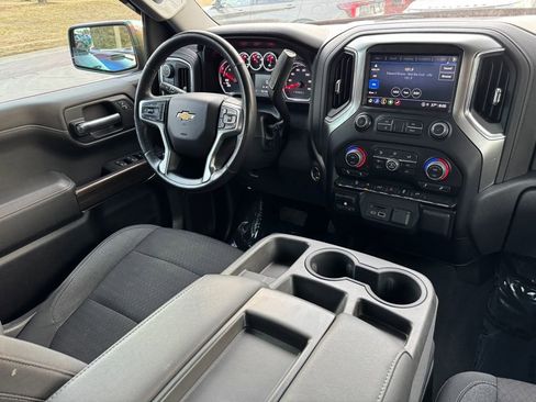 Used 2022 Chevrolet Silverado 1500 LT AWD/4WD image 26