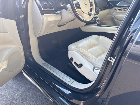 Used 2017 Volvo XC90 T6 Momentum w/ Vision Package AWD/4WD image 5