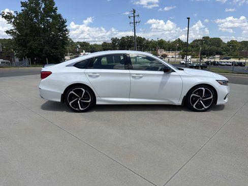 Used 2022 Honda Accord Sport image 30