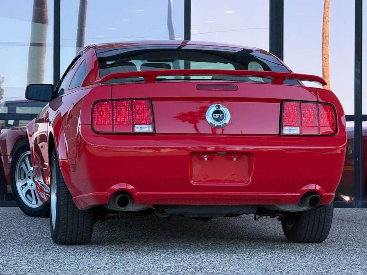Used 2005 Ford Mustang GT Premium RWD image 8